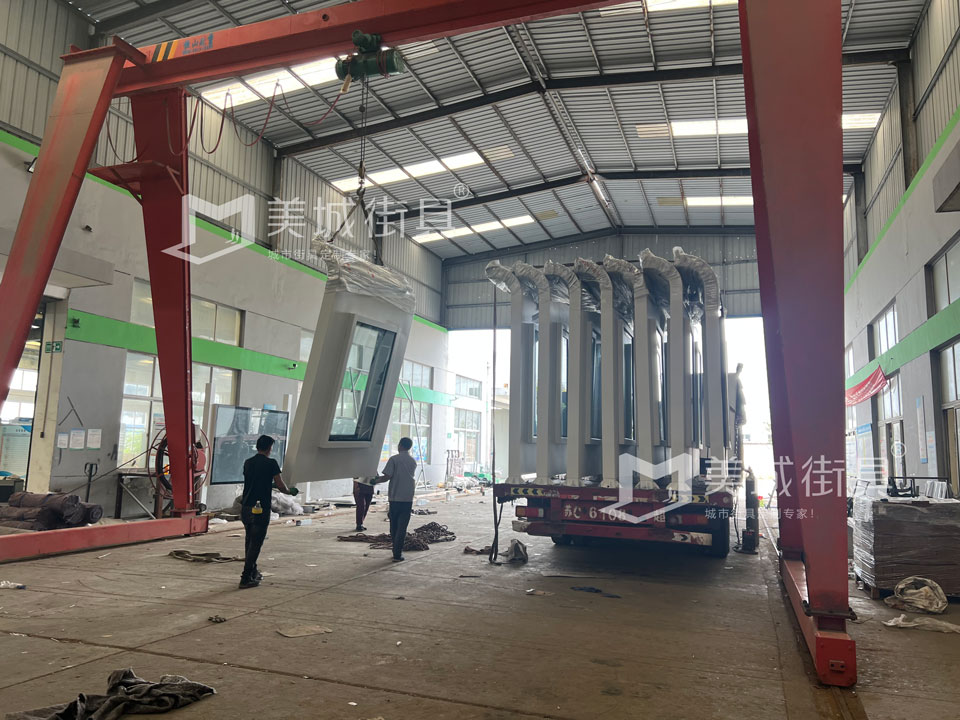 江蘇美城街具為新疆定制公交站臺(tái)第三批批發(fā)貨案例